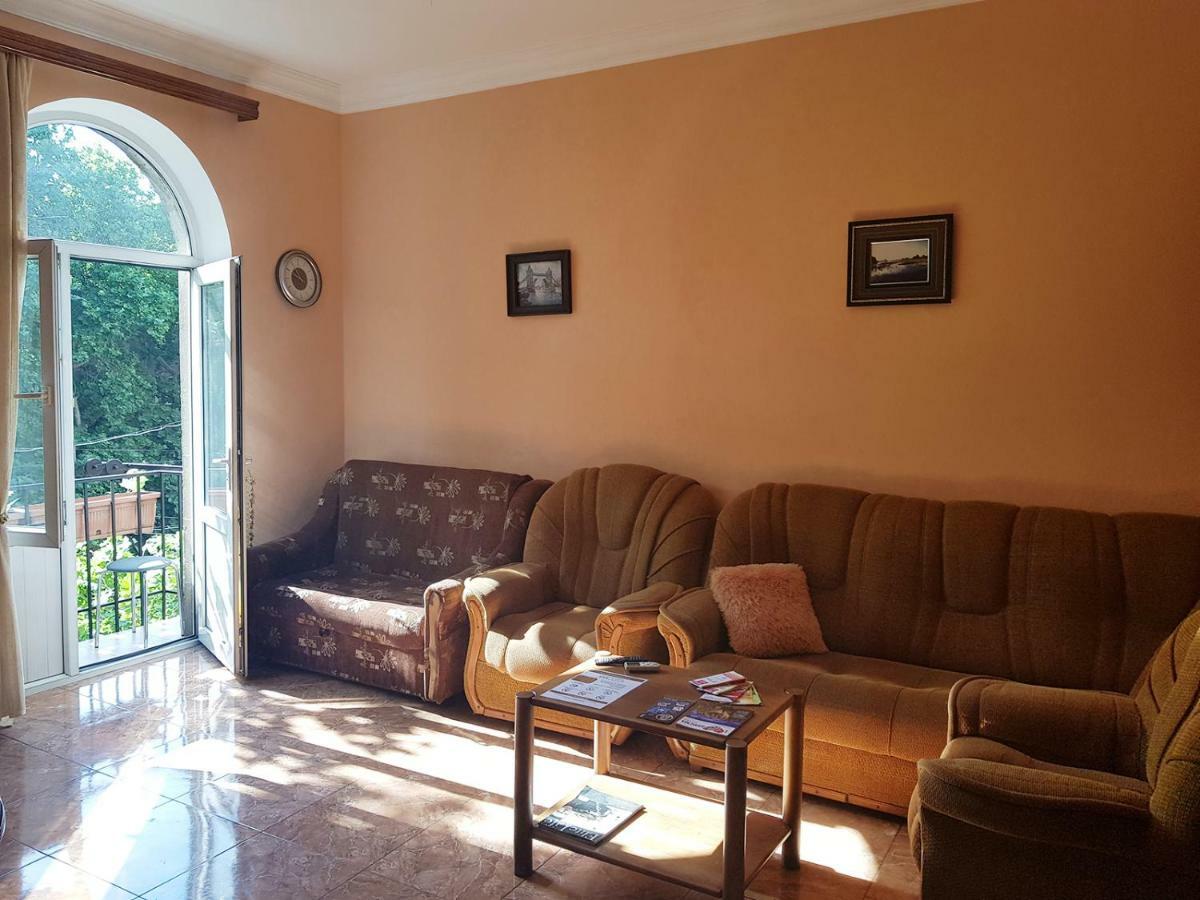 Agora Arcs Apartment Єреван Екстер'єр фото